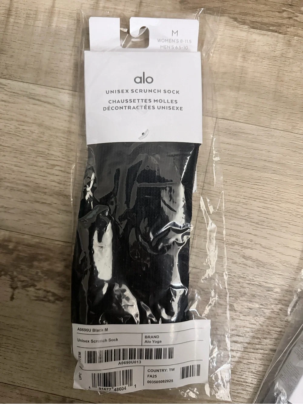 ALO Yoga Black Unisex Half-Crew Athletic Socks
